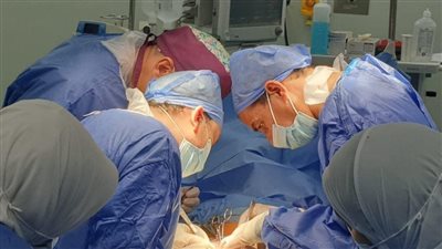 شاب يتبرع بكليته لشقيقه لإنقاذ حياته في أسيوط 