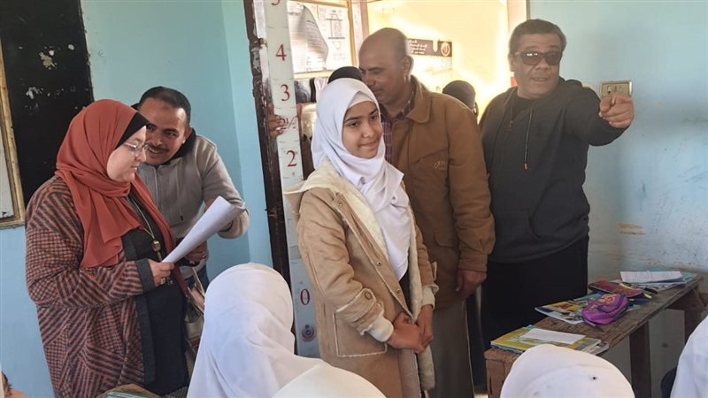تقديم الجرعات للطلاب