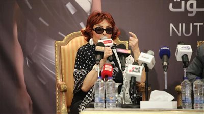 نبيلة عبيد تكشف حقيقة خلافها مع نادية الجندي (فيديو)