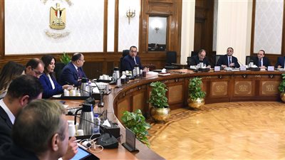 رئيس الوزراء يبحث خطوات إعداد برنامج رد الأعباء التصديرية للعام المالي المقبل