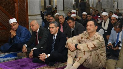 محافظ الغربية يؤدي صلاة المغرب بالمسجد الأحمدي ويشهد احتفال ليلة النصف من شعبان