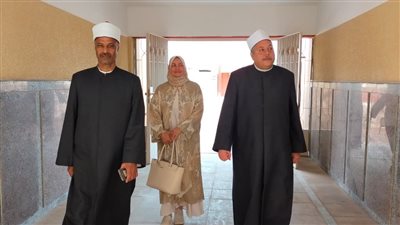 رئيس قطاع المعاهد ومستشار شيخ الأزهر يتفقدان مجمع معاهد أبو سمبل بأسوان 