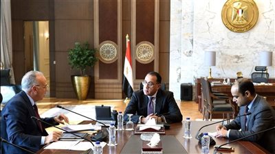 هل يتم وقف مشروع تبطين الترع؟ وزير الري يحسم الجدل