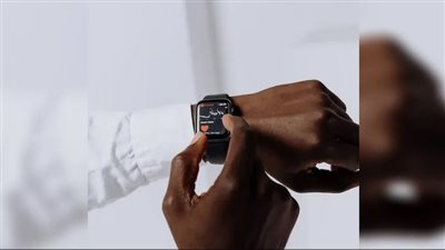 ساعة آبل تدخل شابا عشرينيا إلى المستشفى، والسبب الرمز T