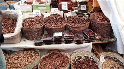 الأغلى يتخطى الـ 400 جنيه.. أسعار البلح والتمور في الأسواق.. ومصر تحتل المركز الأول عالميا في الإنتاج 