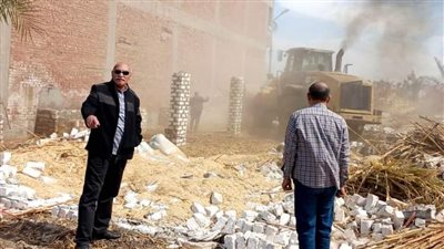  حملة لإزالة التعديات على الأراضي الزراعية بالمنشاة