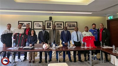 فيوتشر بالزي الأحمر أمام الجيش الملكي في الكونفدرالية