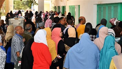 إقبال كثيف من أهالي مدينة الداخلة على قافلة جامعة المنصورة 