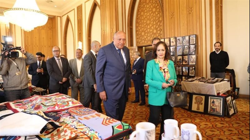 وزير الخارجية والسفيرة
