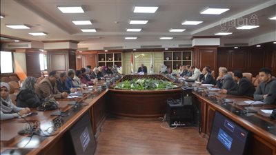 محافظ بني سويف يوجه بمناقشة جهود مجابهة تقلبات الطقس حتى نهاية الشتاء