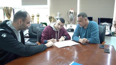 الأهلي يجدد عقد مؤمن خيري لـ4 مواسم مع رجال السلة