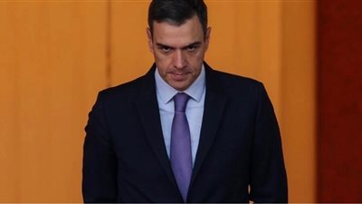 رئيس وزراء إسبانيا ينجو من تصويت بحجب الثقة