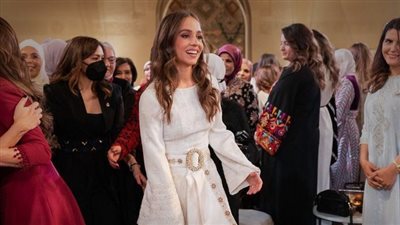 15 صورة ترصد فرحة ابنة ملك الأردن وعائلتها في ليلة الحناء