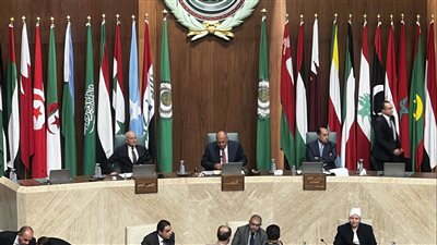 سامح شكرى يدخل قاعة المجلس الوزاري العربي عقب انتهاء كلمة المنقوش (فيديو)