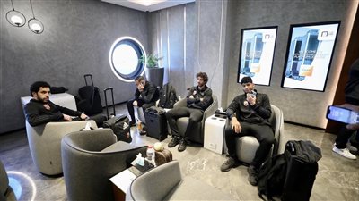  الأهلي يصل فندق الإقامة بعد انتهاء المران الرئيسي استعدادا لـ صن داونز (فيديو) 