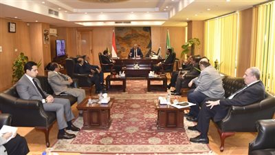 محافظ الفيوم يبحث مع وفد رجال الأعمال اليمنيين الاستثمار على أرض المحافظة