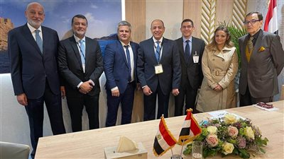 الفريق عباس حلمي يشهد توقيع بروتوكولات لمصر للطيران وإير كايرو في بورصة برلين
