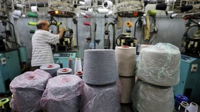 الصناعات النسيجية تكشف عدد مصانع القطاع وأبرز التحديات أمامها
