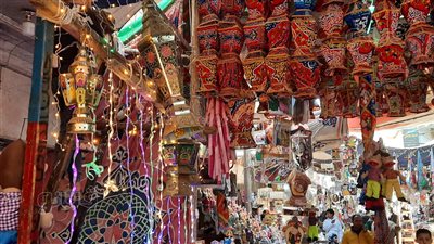 فيتو تتجول في شارع مكة بالإسماعيلية لنقل الأجواء الاحتفالية بشهر رمضان (فيديو وصور)