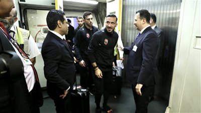 طارق قنديل يحفز لاعبي الأهلي قبل التحرك لملعب صن داونز 