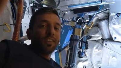 سلطان النيادي ينشر أول لقطات للأرض من محطة الفضاء الدولية (فيديو)