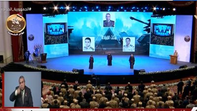 السيسي لأمهات مثلث القيادة: شرفتونا