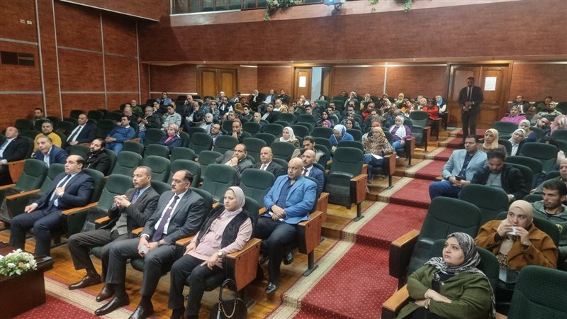 ندوة بالقابضة للمطارات