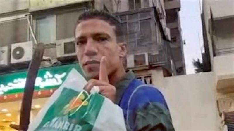 محمد عادل عامل النظافة