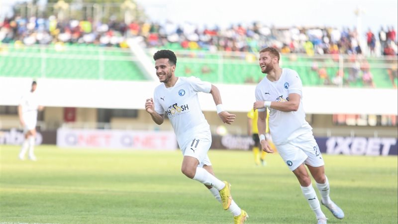 بيراميدز، فيتو