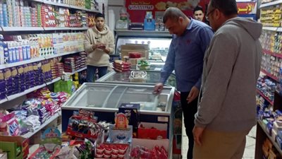 محافظ الإسكندرية يشدد على استمرار حملات الرقابة على الأسواق وردع جميع المخالفين