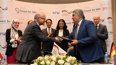 مخطط غبور لتوطين صناعة السيارات الكهربائية وتوفير فرص عمل للشباب 