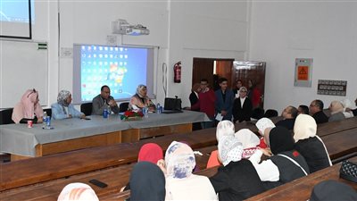 نائب رئيس جامعة القناة: مشاركة الجامعات في المؤتمرات الطلابية فرصة لتبادل الخبرات 