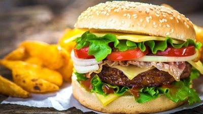 طريقة عمل البرجر، بيتي وآمن ومذاقه مثل الجاهز