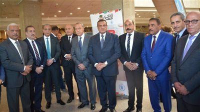 محافظ الفيوم: نحرص على المشاركة في المناسبات التي تروج لمنتجات المحافظة 