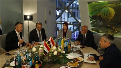 وزير السياحة يستعرض المحفزات المصرية لمنظمي الرحلات الألمان