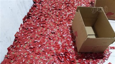 لحظة ضبط مصنع غير مرخص لتعبئة الكاتشب ومشتقاته في الغربية (فيديو)