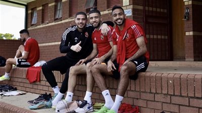 كولر يحاضر لاعبي الأهلي بالفيديو استعدادا لمواجهة صن داونز