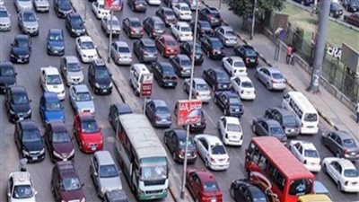 كثافات مرورية عالية أعلى كوبري أكتوبر (فيديو)