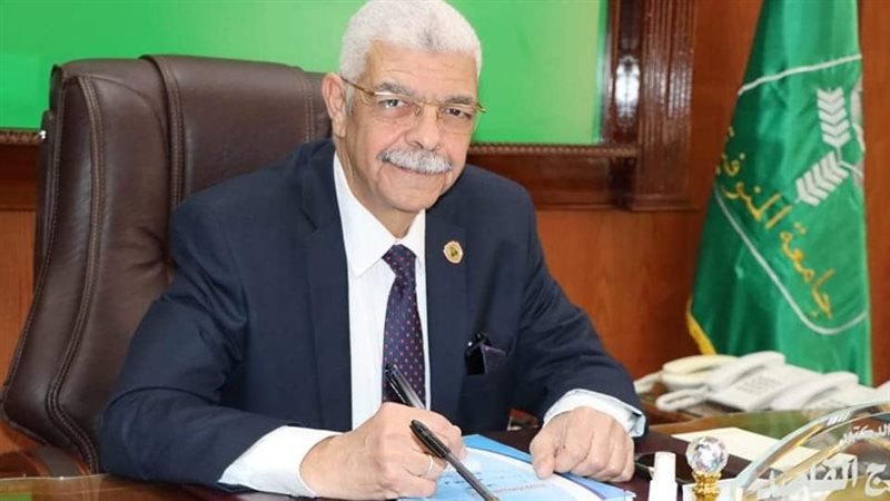 الدكتور أحمد القاصد