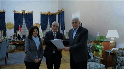 وزير التعليم يلتقي رئيس جمعية تكاتف للتنمية لمناقشة عدد من ملفات 