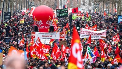 الإضرابات في فرنسا تعطل تسليم الوقود وإمدادات الطاقة 