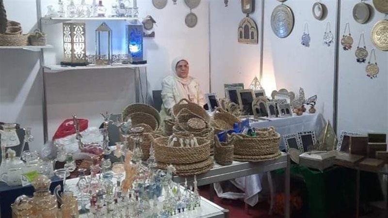 الخزف والأعمال اليدوية،