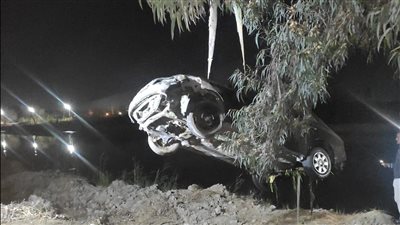 لحظة انتشال سيارة ملاكي بها شخصين سقطت في ترعة الإسماعيلية (صور) 