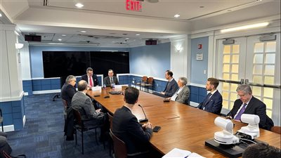 الملا يعقد لقاءات مع مؤسسات بالولايات المتحدة لتنمية موارد الطاقة