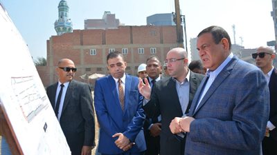 وزير التنمية المحلية ومحافظ بني سويف يتابعان موقف إنشاء سوق الدهشوري