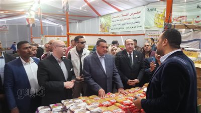 وزير التنمية المحلية ومحافظ بني سويف يتفقدان معرض أهلًا رمضان
