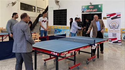 رئيس جامعة القناة يفتتح دورى تنس الطاولة في الإسماعيلية بمباراة مع نائبه (صور)