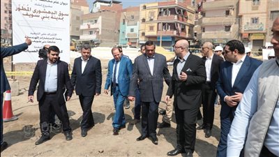 وزير التنمية المحلية ومحافظ بني سويف يتفقدان أعمال تطوير سوق الدهشوري