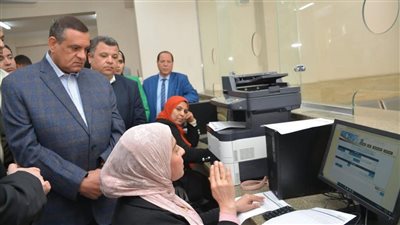 وزير التنمية المحلية ومحافظ بني سويف يتابعان سير العمل بالمركز التكنولوجي