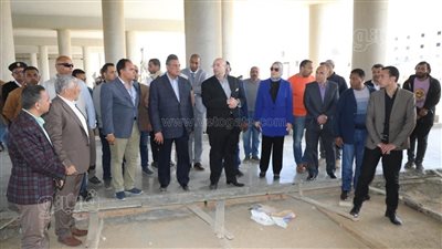 وزير التنمية المحلية ومحافظ بني سويف يتفقدان مشروع إنشاء مجمع المواقف